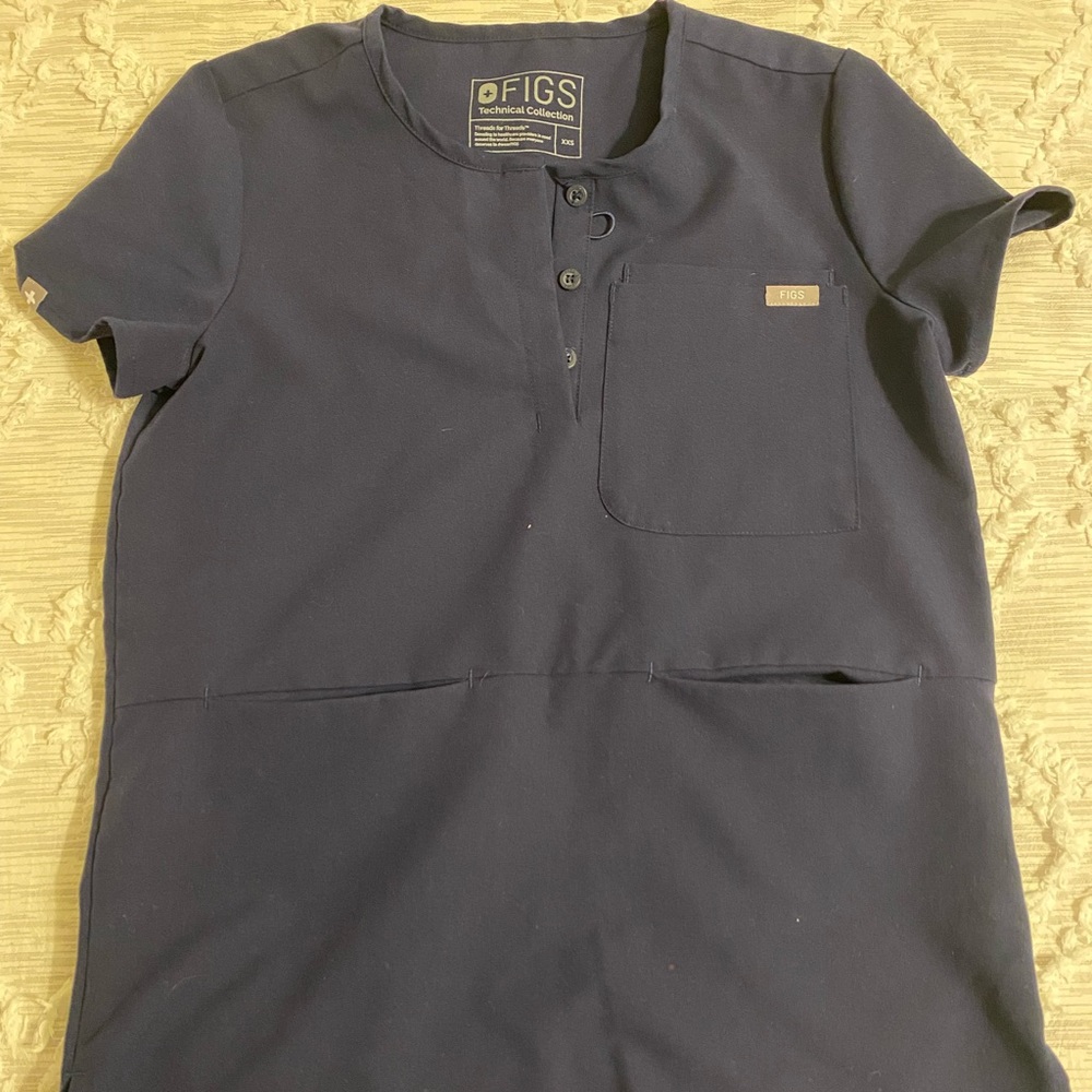 NAVY FIGS SCRUB TOP (XXS)